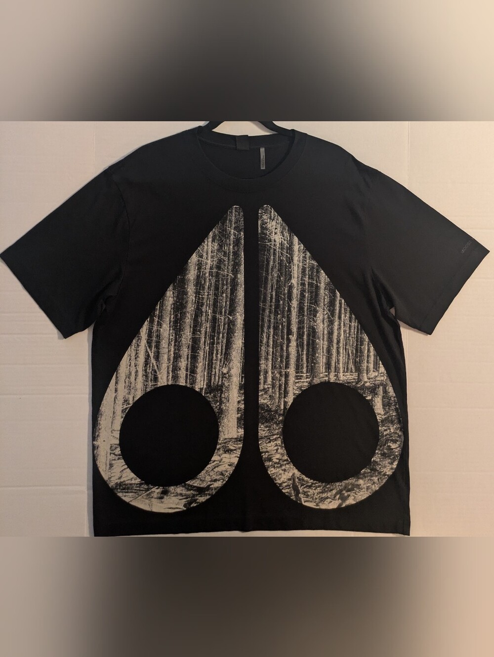 Moose Knuckles Men's Black Tee w/ Monochrome Forest Graphic- L (NWOT)